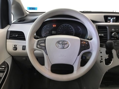 Used 2014 Toyota Sienna LE image 20