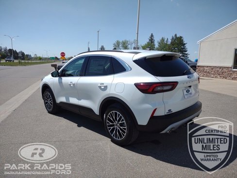 New 2025 Ford Escape SE w/ Class II Trailer Tow Package image 3
