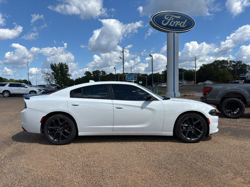 Used 2023 Dodge Charger SXT w/ Blacktop Package image 6