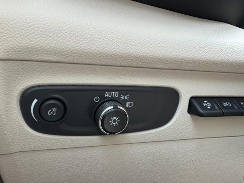 Used 2023 Buick Envision Avenir image 22