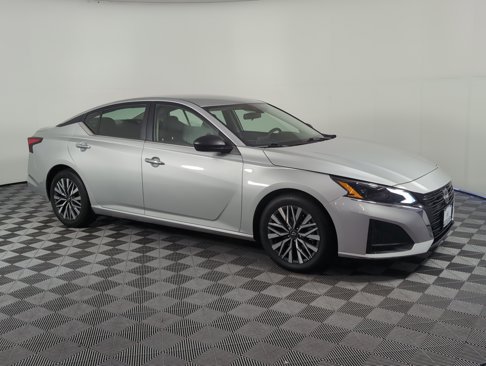 Used 2024 Nissan Altima 2.5 SV image 12