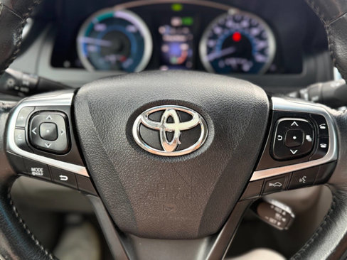 Used 2015 Toyota Camry XLE w/ Moonroof Package image 10