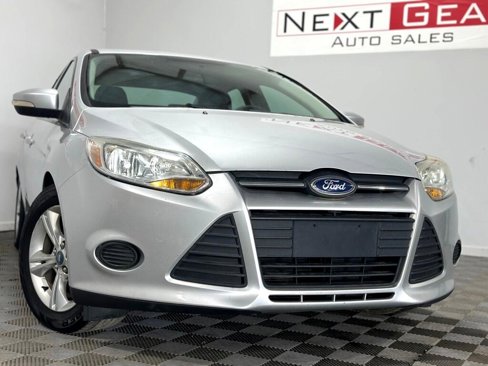 Used 2014 Ford Focus SE w/ SE Winter Package image 5