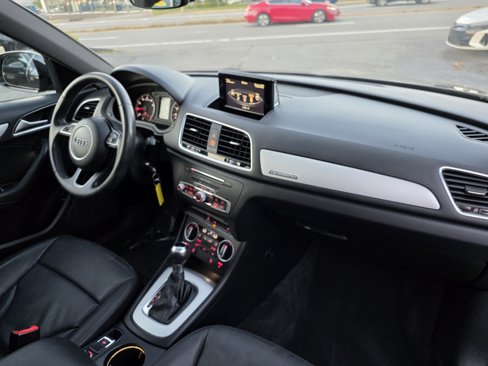 Used 2018 Audi Q3 2.0T Premium image 42