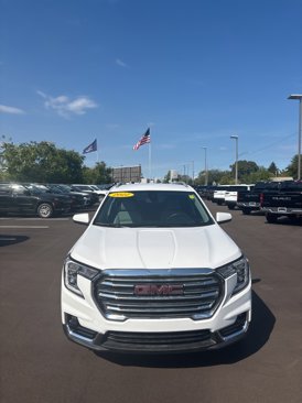 Used 2022 GMC Terrain SLT image 2