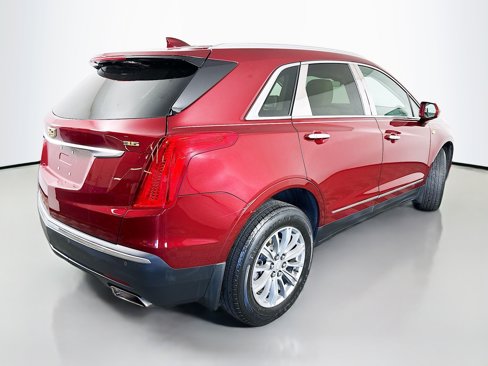 Used 2017 Cadillac XT5 Luxury w/ Driver Awareness Package image 7