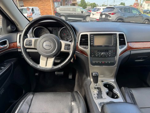 Used 2011 Jeep Grand Cherokee Limited w/ Luxury Group II image 31