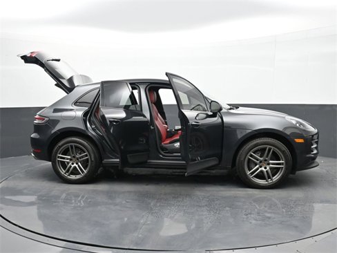 Certified 2021 Porsche Macan S image 36