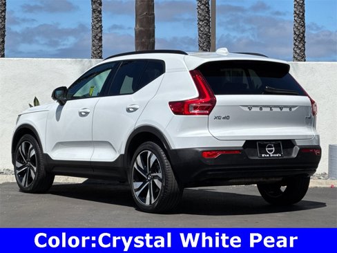 Certified 2025 Volvo XC40 B5 Plus image 3