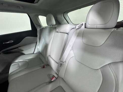 Used 2021 Jeep Cherokee Limited image 14