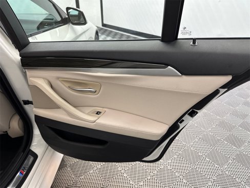 Used 2013 BMW 528i Sedan image 17