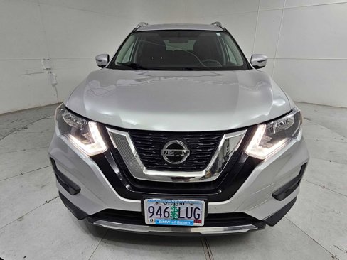 Used 2018 Nissan Rogue SV image 8