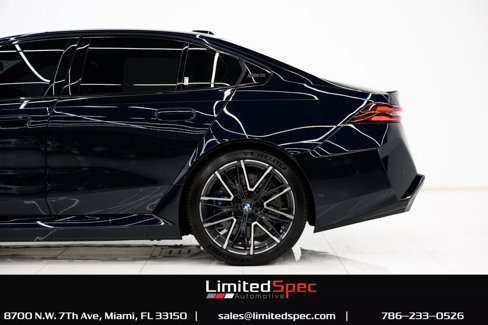 Used 2025 BMW M5 image 17