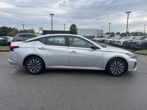 Used 2024 Nissan Altima 2.5 SV image 5