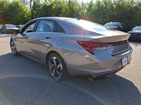 Used 2021 Hyundai Elantra Limited w/ Cargo Package image 4