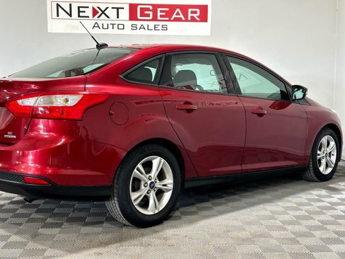 Used 2014 Ford Focus SE w/ SE Winter Package image 9