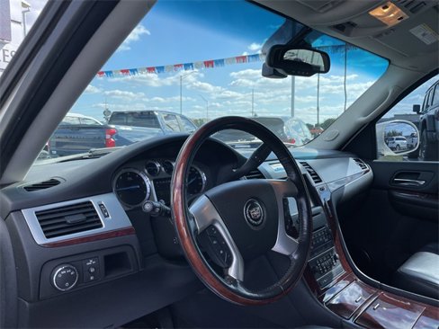 Used 2009 Cadillac Escalade AWD image 10