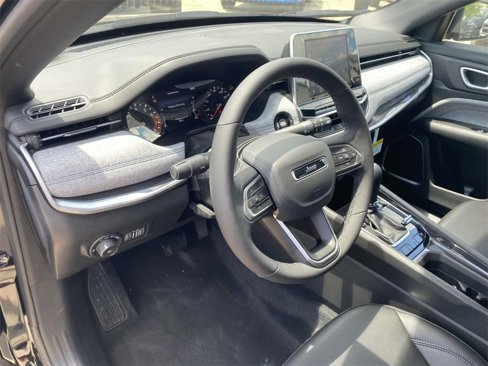 New 2025 Jeep Compass Latitude image 23