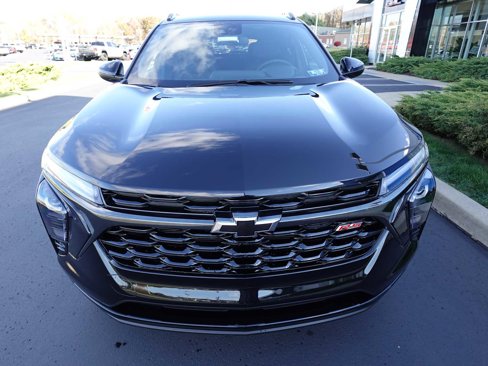 New 2025 Chevrolet Trax RS w/ Sunroof Package image 8