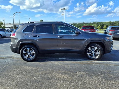 Used 2019 Jeep Cherokee Limited image 30