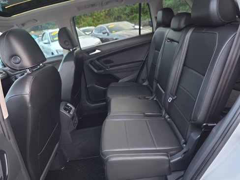 Used 2018 Volkswagen Tiguan SEL image 47