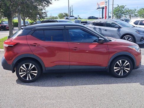 Used 2019 Nissan Kicks SV image 4