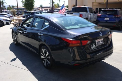 Used 2021 Nissan Altima 2.5 SV image 6
