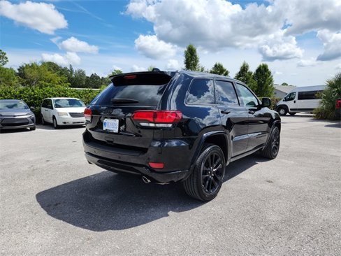 Certified 2021 Jeep Grand Cherokee Laredo X image 4