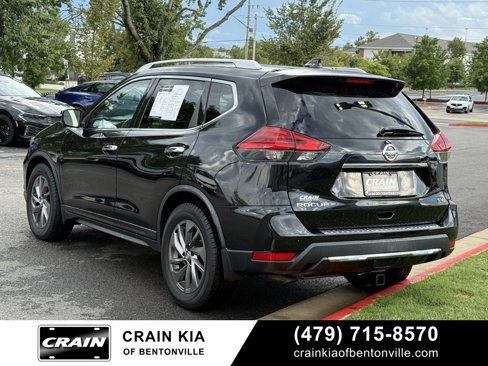 Used 2017 Nissan Rogue SV w/ SV Premium Package image 3