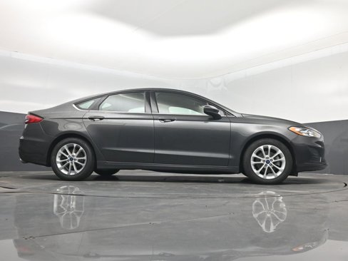 Used 2019 Ford Fusion SE image 43