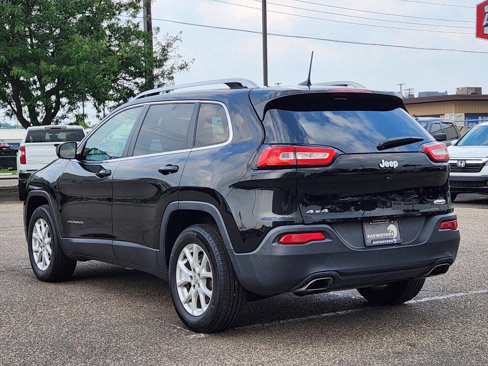 Used 2018 Jeep Cherokee Latitude Plus w/ Comfort/Convenience Group image 8