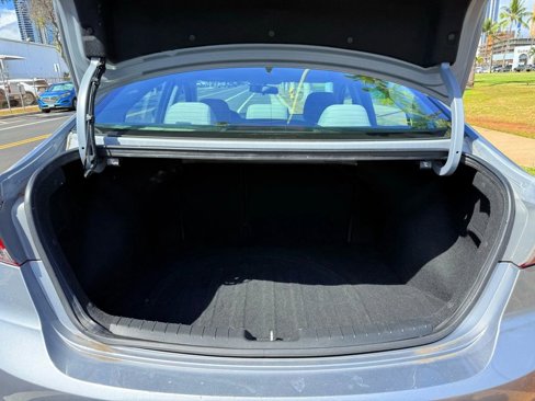 Used 2017 Hyundai Elantra SE image 17