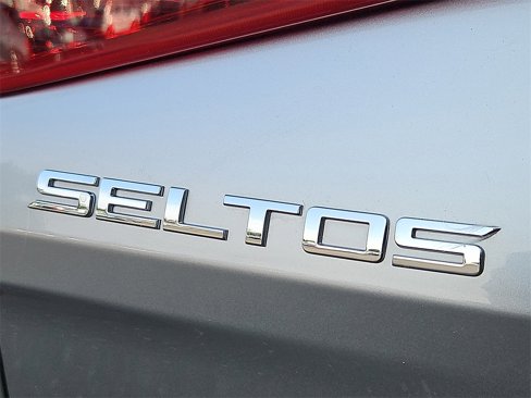 Certified 2021 Kia Seltos EX image 29