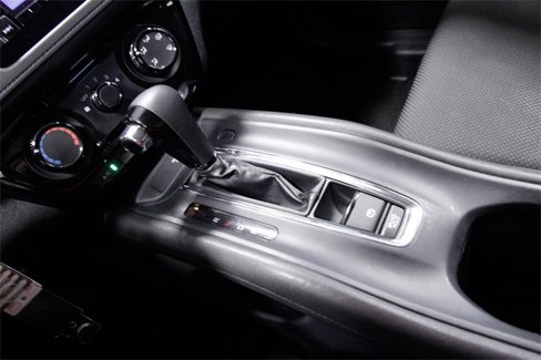 Certified 2021 Honda HR-V LX image 28