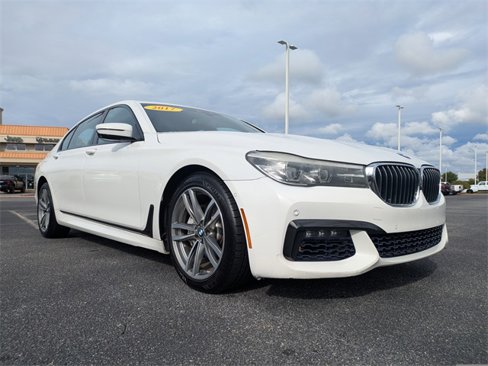 Used 2017 BMW 740i image 1