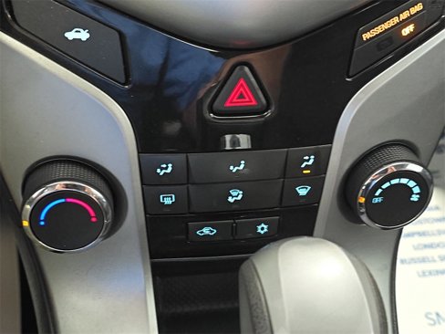 Used 2016 Chevrolet Cruze LT image 17