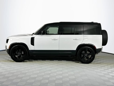 Used 2025 Land Rover Defender 110 S image 8