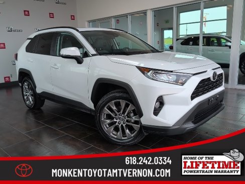 Used 2020 Toyota RAV4 XLE Premium image 1