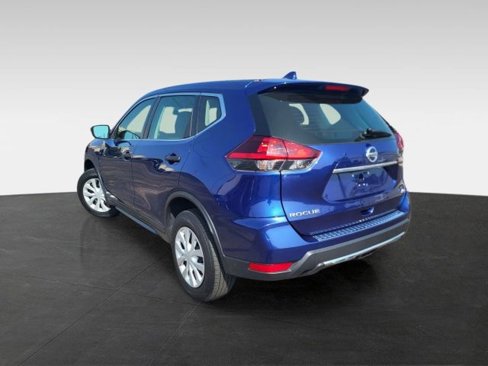 Used 2018 Nissan Rogue S image 4