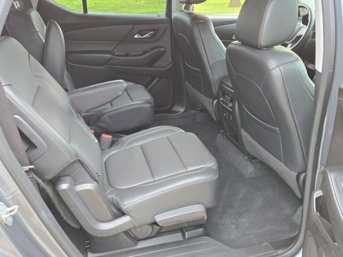 Used 2018 Chevrolet Traverse LT image 11