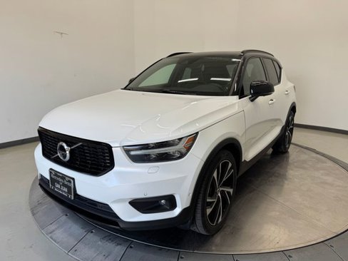 Used 2019 Volvo XC40 T5 R-Design image 29