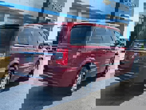 Used 2012 Chrysler Town & Country Touring w/ Entertainment Group #1 image 5