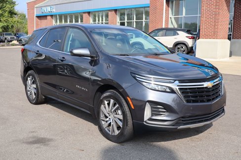 Used 2023 Chevrolet Equinox LT image 2