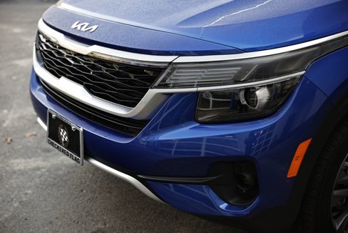 Used 2023 Kia Seltos S w/ Navigation Package image 12