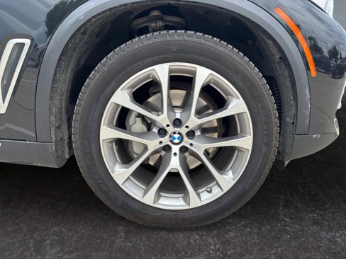Used 2020 BMW X5 xDrive40i w/ Premium Package image 32