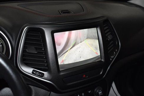 Used 2019 Jeep Cherokee Trailhawk image 15
