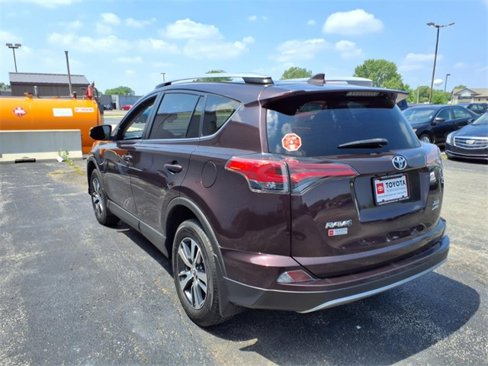 Used 2018 Toyota RAV4 XLE image 6