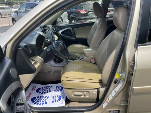 Used 2012 Toyota RAV4 Limited image 9