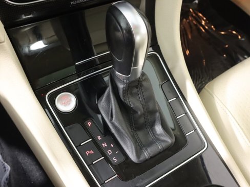 Used 2019 Volkswagen Passat 2.0T SE R-Line image 22