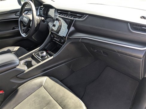 Used 2024 Jeep Grand Cherokee Altitude image 36